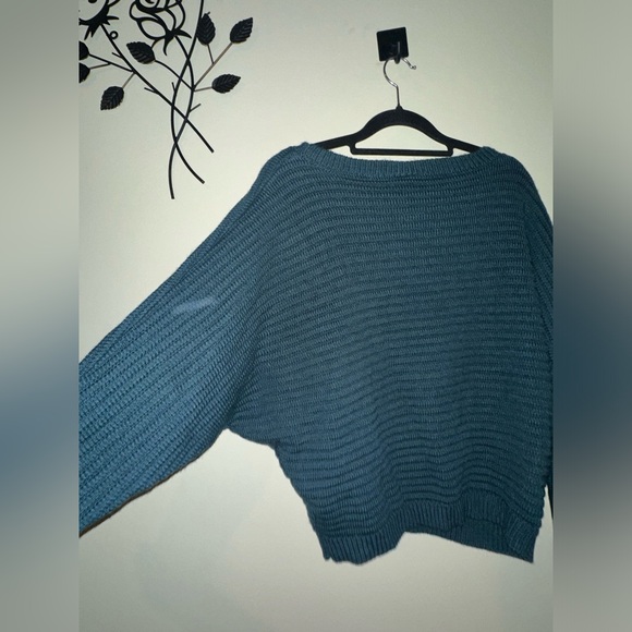 Anthropologie Moon and Madison Crew Neck Chunky Knit Loose Sleeve Size Small - Picture 8 of 8